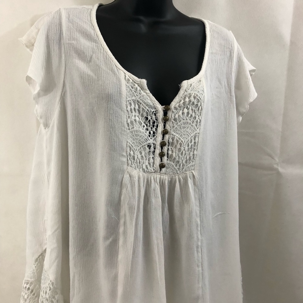 World Unity Lacey Top - Picture 4 of 5